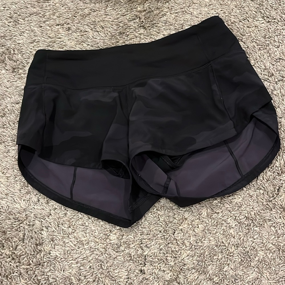 Lululemon shorts size 0 2.5inch